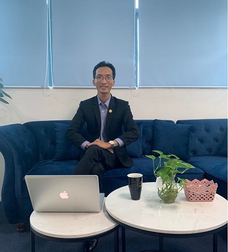 Lawyer Vo Thien Hien (Mr. Henry) in Apolo Lawyers office